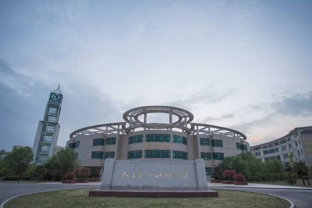 宝藏中学简介,宝藏中学