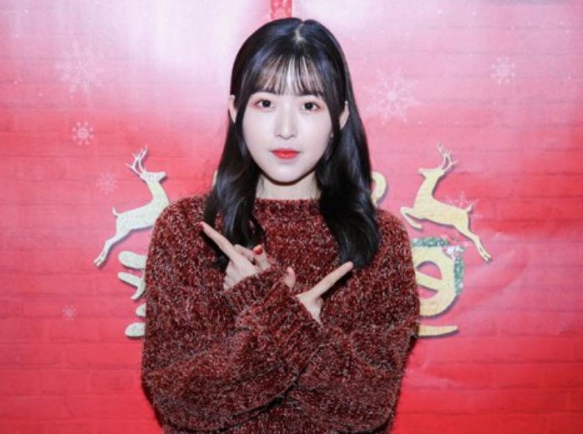 圆脸气质女人味发型,不烫的圆脸短发发型显气质