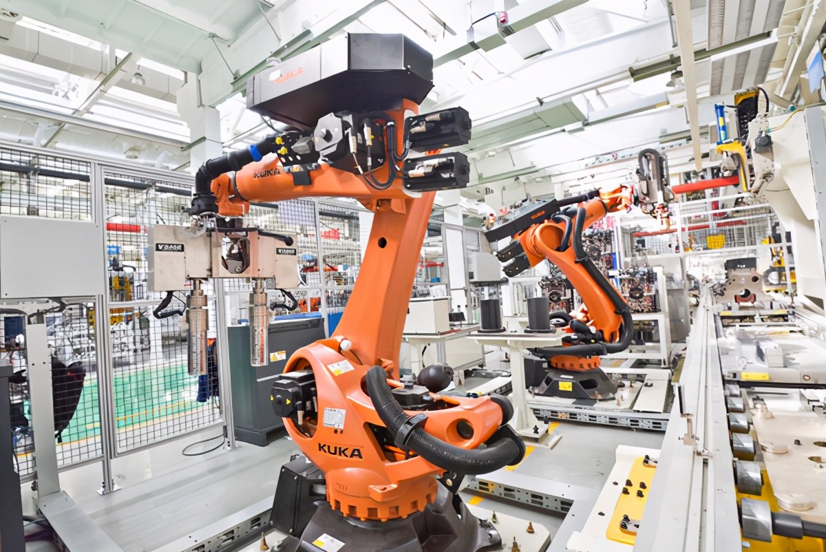 “追寻初心中原印记”主题报道之三十七∣60多年风雨路程，洛拖“东方红”依旧活力四射