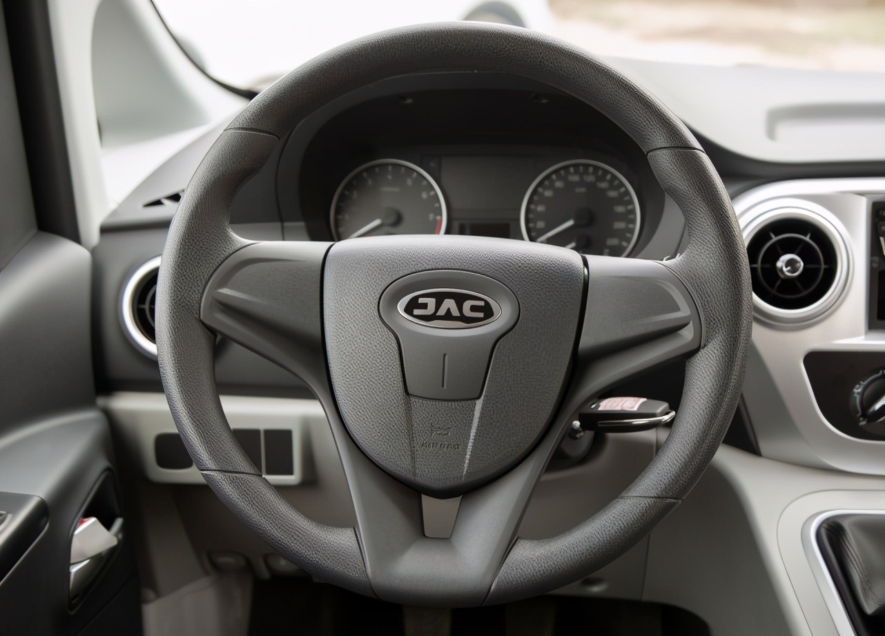 杭州车主提了江淮瑞风M3，开了640公里后，直言有话要说