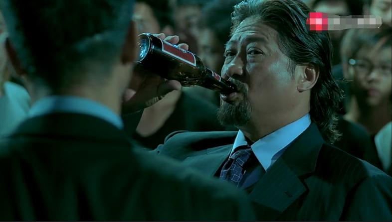 周润发介绍梁家辉赌圣搞笑片段,发哥梁家辉赌神经典片段