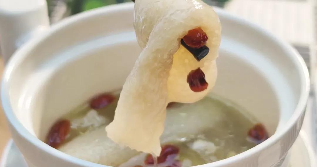 秋天煲鸡汤的最佳搭配,秋天进补的鸡汤