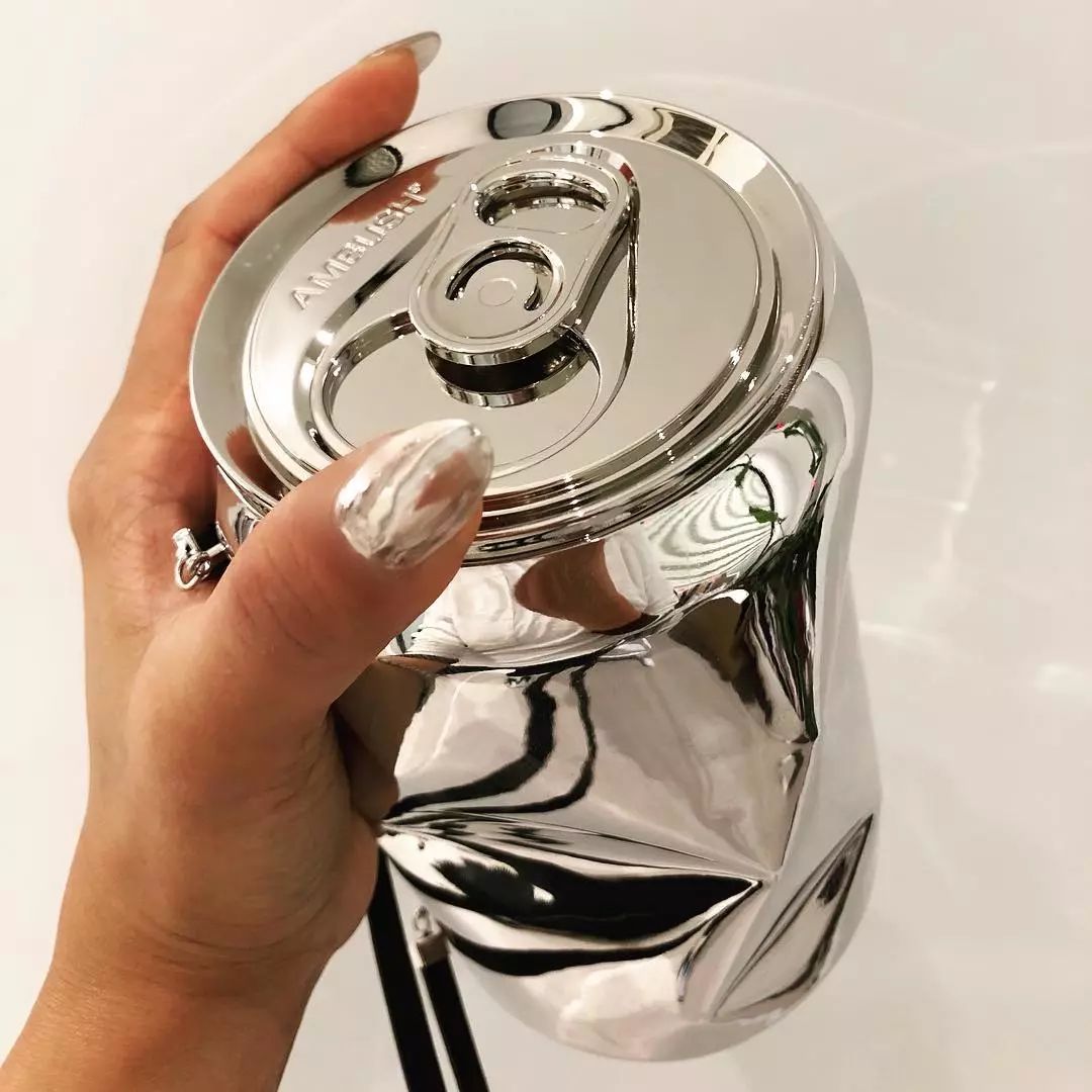 王一博西装复古风,王一博的心头肉