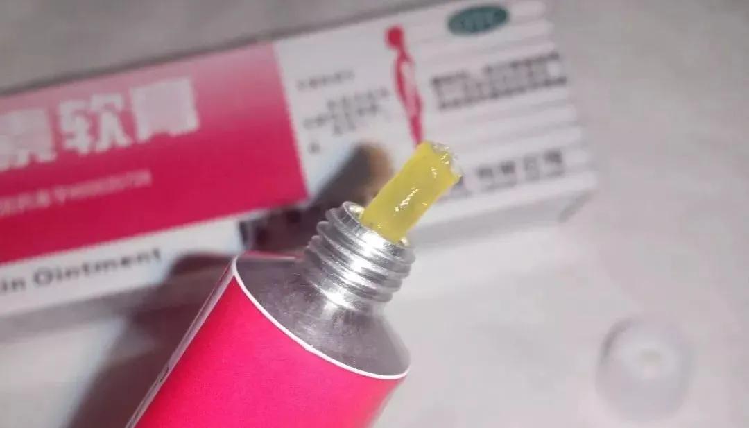 红霉素软膏对红痘有用吗,为什么抹红霉素软膏痘越来越多