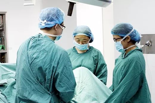 医院招聘新人给三年补贴,公立医院招聘需要谈工资待遇吗