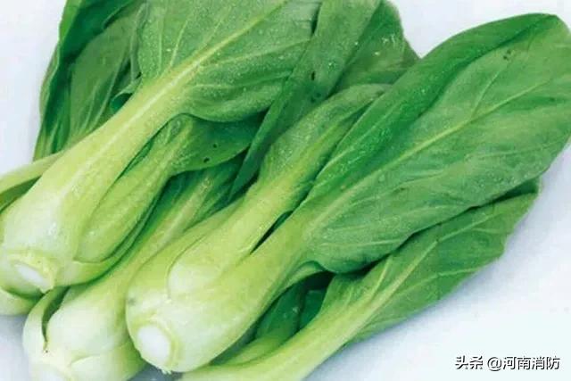 油锅起火先关电还是先灭火,刚认识油锅起火应如何正确处理