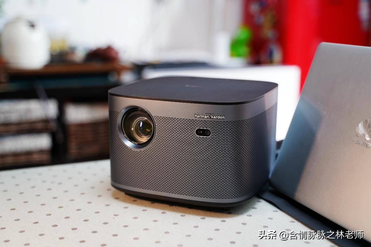 坚果v20投影仪和极米h3s对比,极米投影仪与坚果投影仪哪个更好
