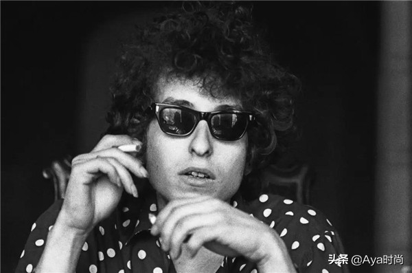 适合日常搭配的眼镜,如何选择适合自己的眼镜文艺范