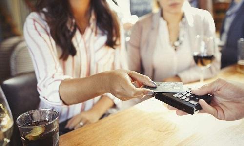 用信用卡注意的10个事项,青年人如何正确使用信用卡