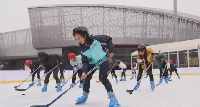 恭喜她们拿下全国冠军！期待未来巴南体育事业蓬勃发展