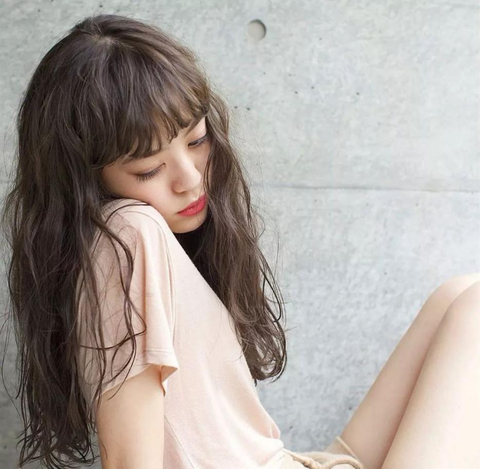 为什么有人适合烫卷发,有人却不适合?看完这篇你就懂了