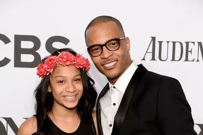 美*歌国**手每年带女儿检查处女膜是否完整,网友:?