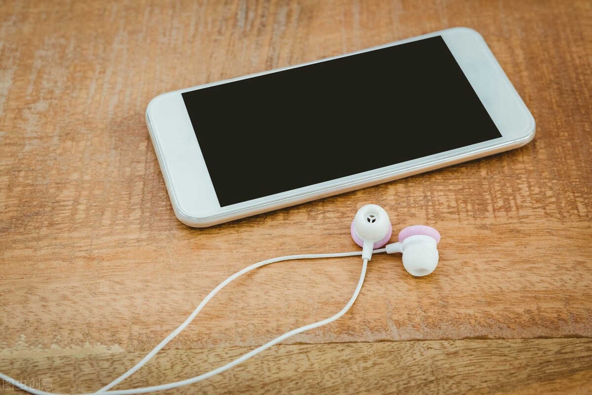 旅游大巴司机和导游的区别,旅游大巴和公交车司机哪个好