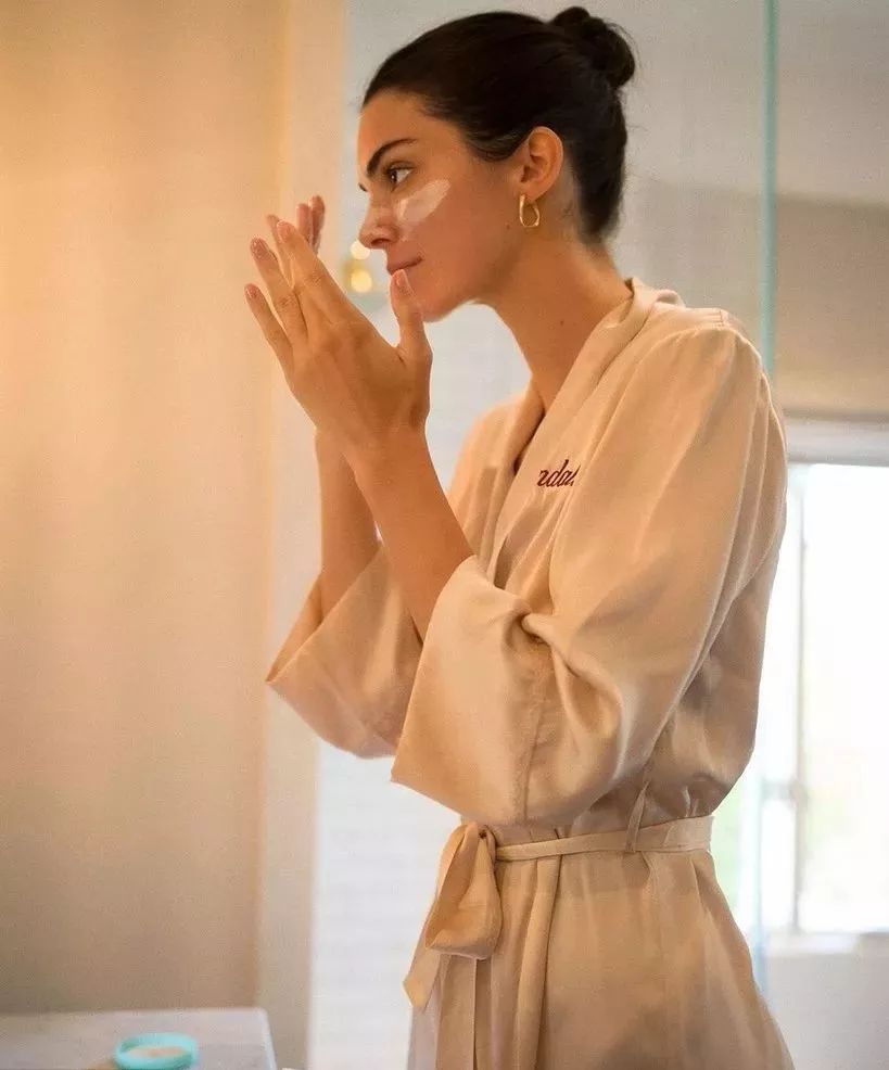 当痘痘好了痘印没了,当痘痘消失只剩下痘印