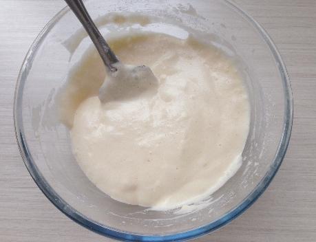 用电饭锅做蛋糕不用面粉四个鸡蛋,不用电饭锅烤箱和面粉做的蛋糕