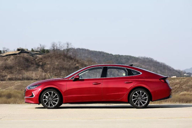 现代索纳塔新款上市发布会,现代索纳塔外观越来越丑咋回事