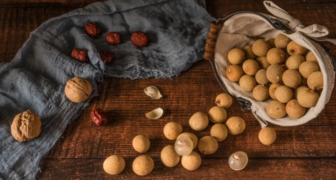 不来月经不怀孕身体浮肿咋回事,48岁不来月经小腹变大身体浮肿