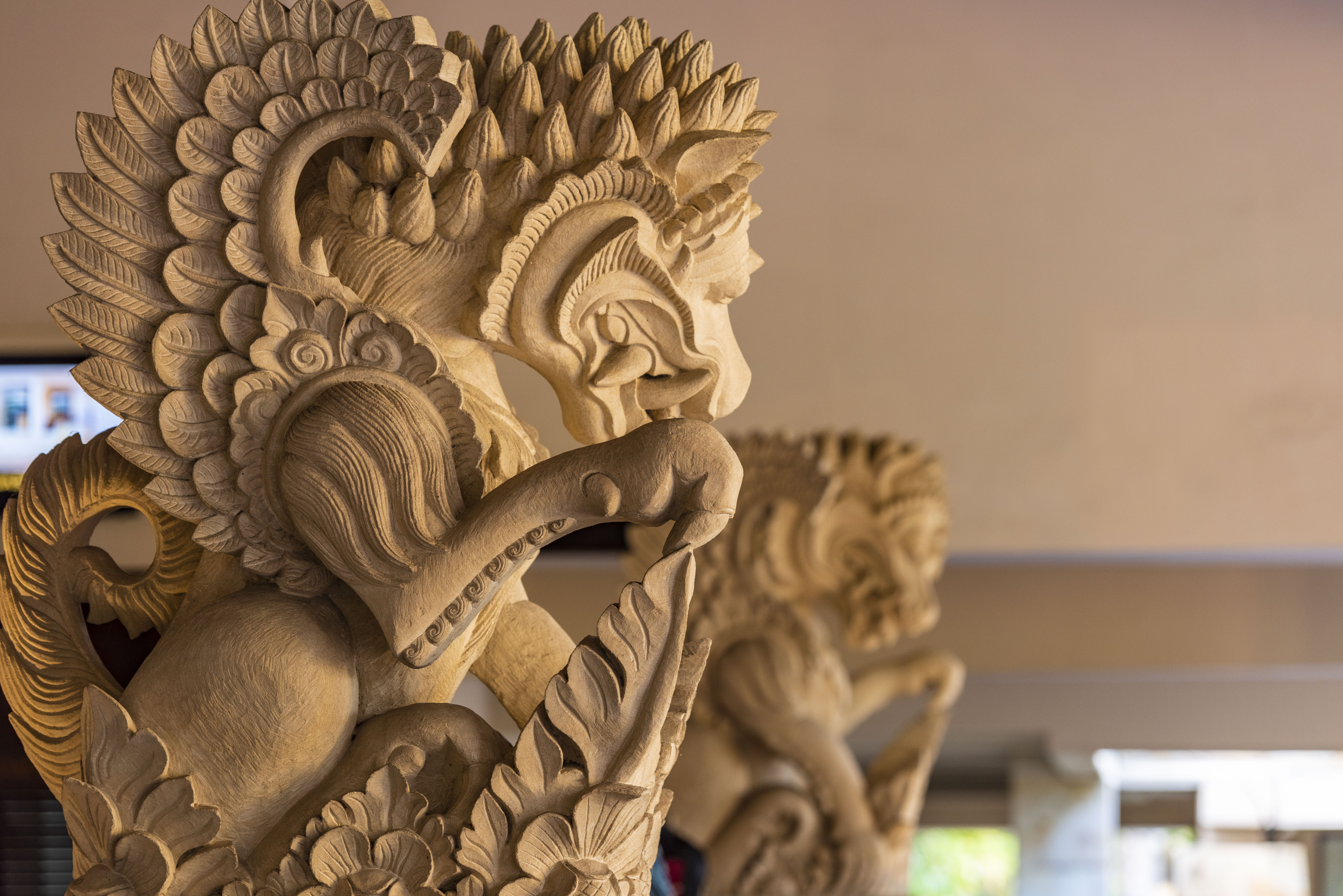 世界唯一货币上标有中文的国家,一个没有被商业开发的原生态岛国