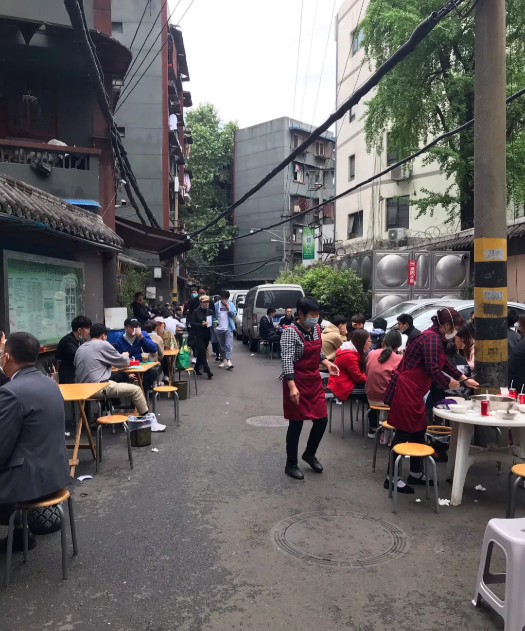 成都人民广场苍蝇馆子冒菜,成都好吃冒菜推荐探店