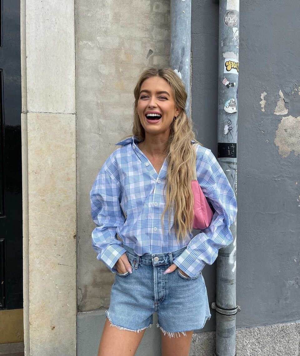 夏季时髦防晒上衣搭配,穿防晒衣还配短裤这是啥穿搭