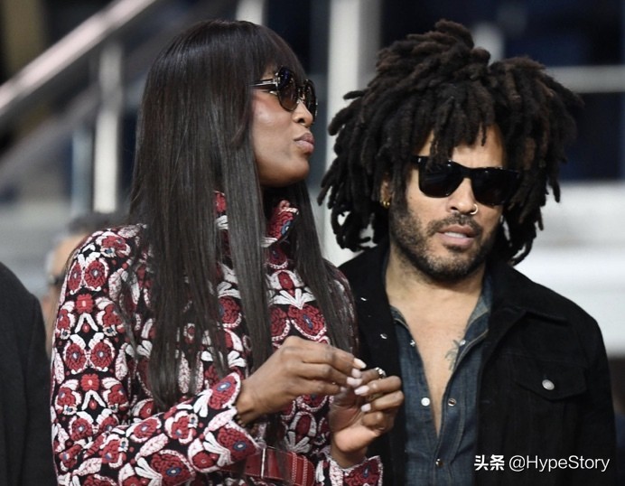 巨星蕾哈娜低调现身世界杯,蕾哈娜舞台服饰