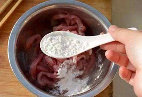 煮牛肉用凉水还是热水煮,煮牛肉用热水煮还是凉水煮