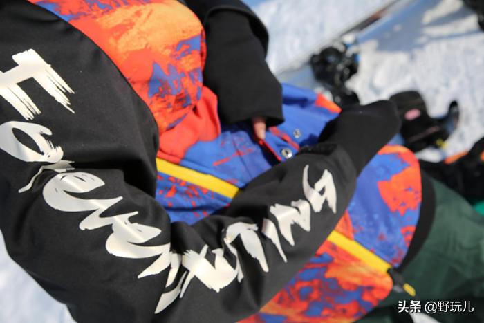 运动服饰新潮流,谁说运动上衣穿不出高定感