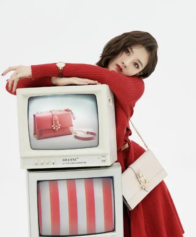 轻奢包包几千块,性价比高的轻奢包包