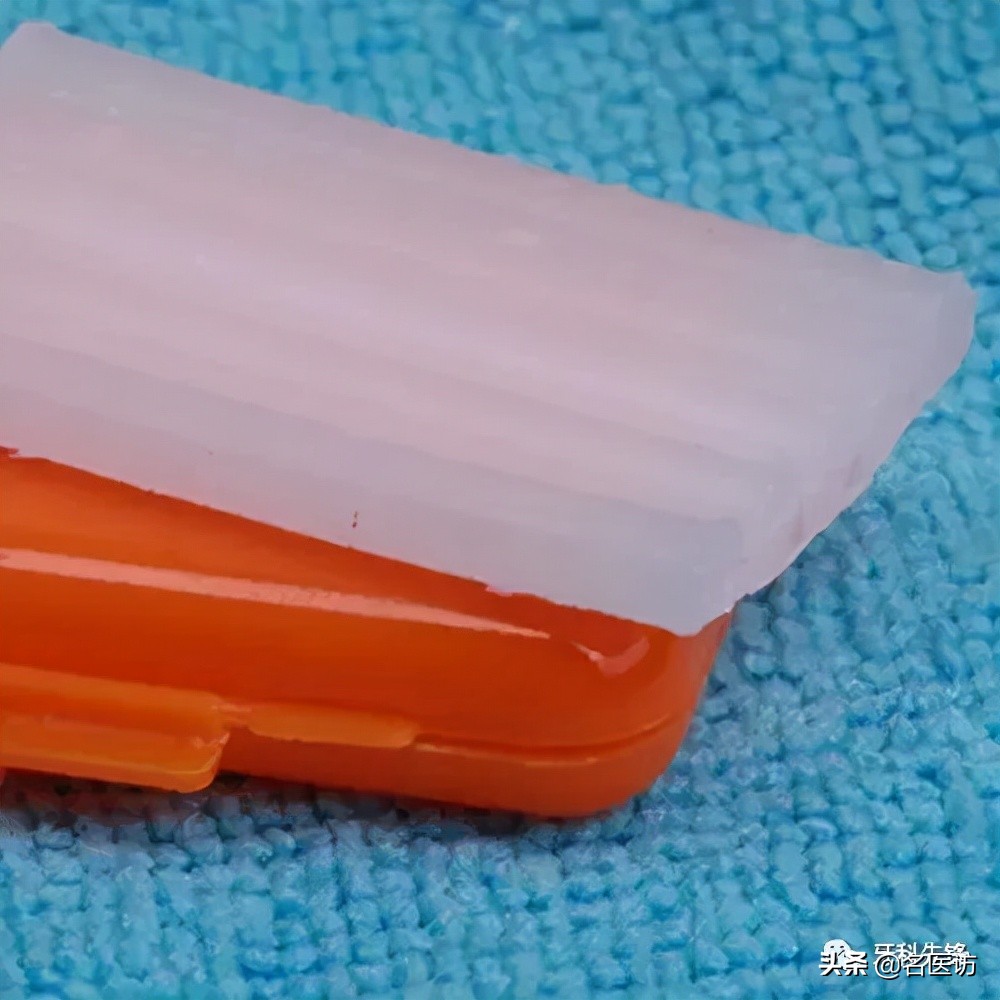 矫正牙齿医生叫打骨钉可以不打吗,正畸打骨钉当天就要挂橡皮筋了吗