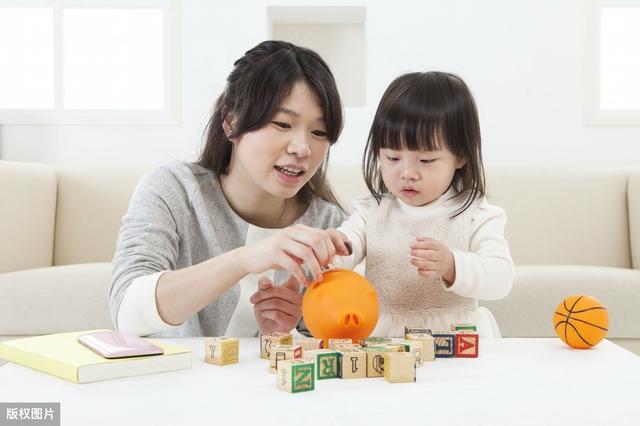 孩子吮吸大拇指,婴儿吮吸大拇指的习惯怎么办