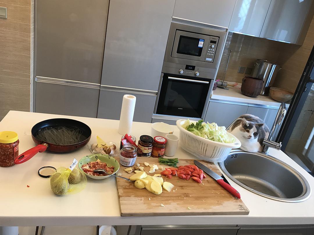 鸡精是不是真的吃多了致癌,鸡精是否真的比味精更健康