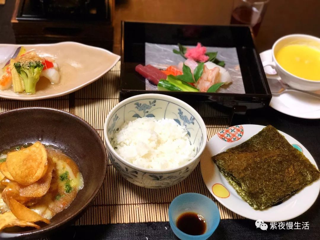 未见富士,幸运依在-秀峰阁湖月