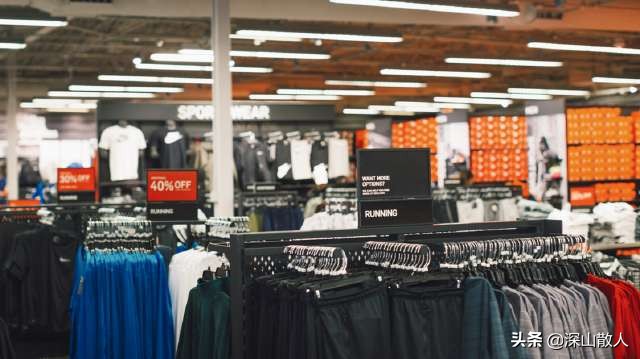 美国奥特莱斯购物现状,美国购物网站价格比实体便宜吗