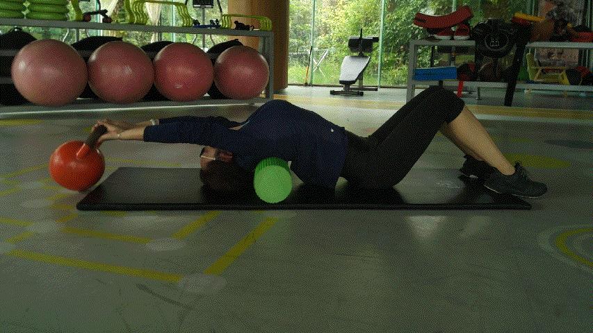 健身房练肩不耸肩的技巧,健身时耸肩挺肚子怎么办