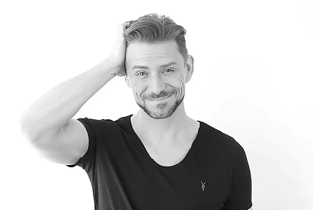 美妆技巧教你如何定妆不脱妆,妆后如何正确定妆不破坏妆面