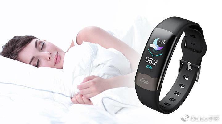 小米手环跟oppo手环哪个值得入手,小米手环oppowatch谁更值得买