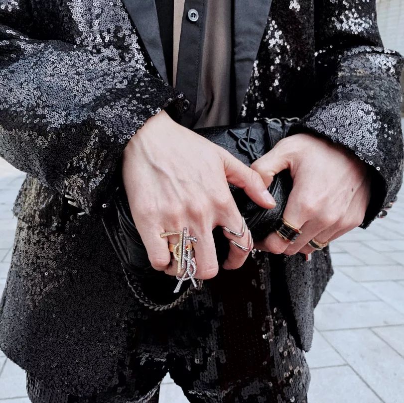 就想问问大家,“亚逼”怎么你了