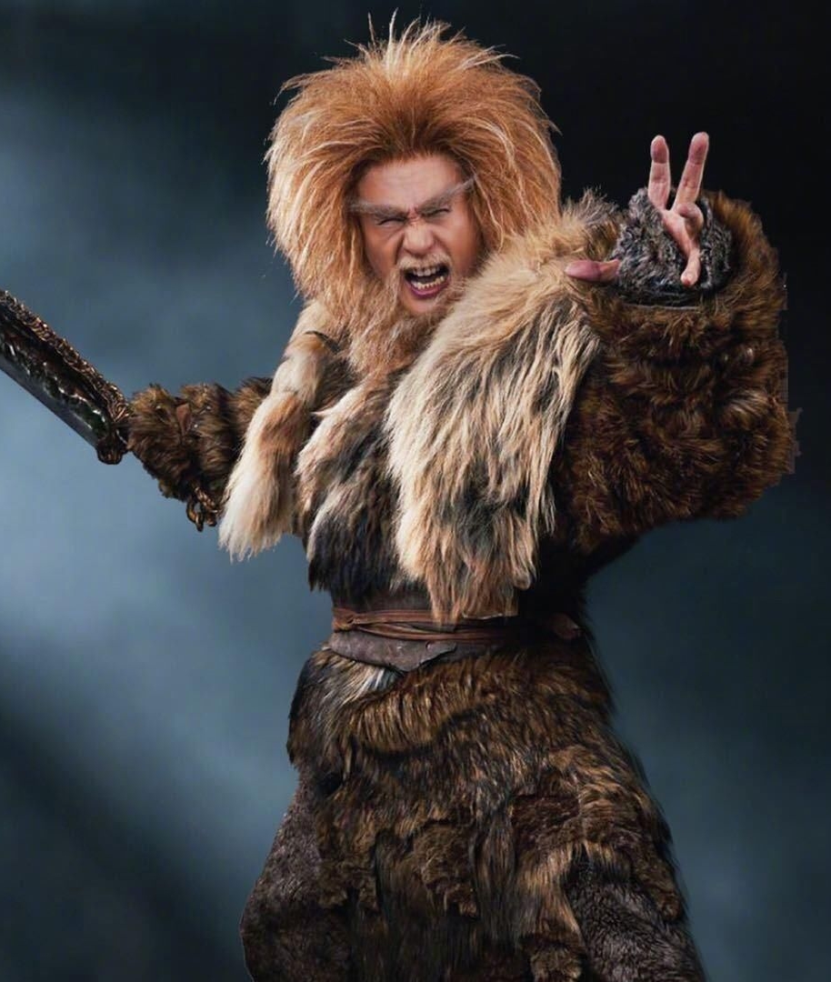 披头发怎么才能显脸小,短脸不适合披头发吗