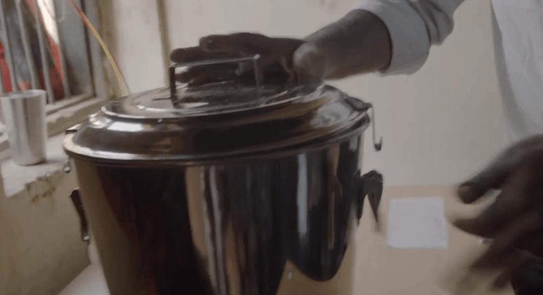 奥斯卡最佳短片记录印度女人争取卫生巾自由，卫生巾是怎么做成的