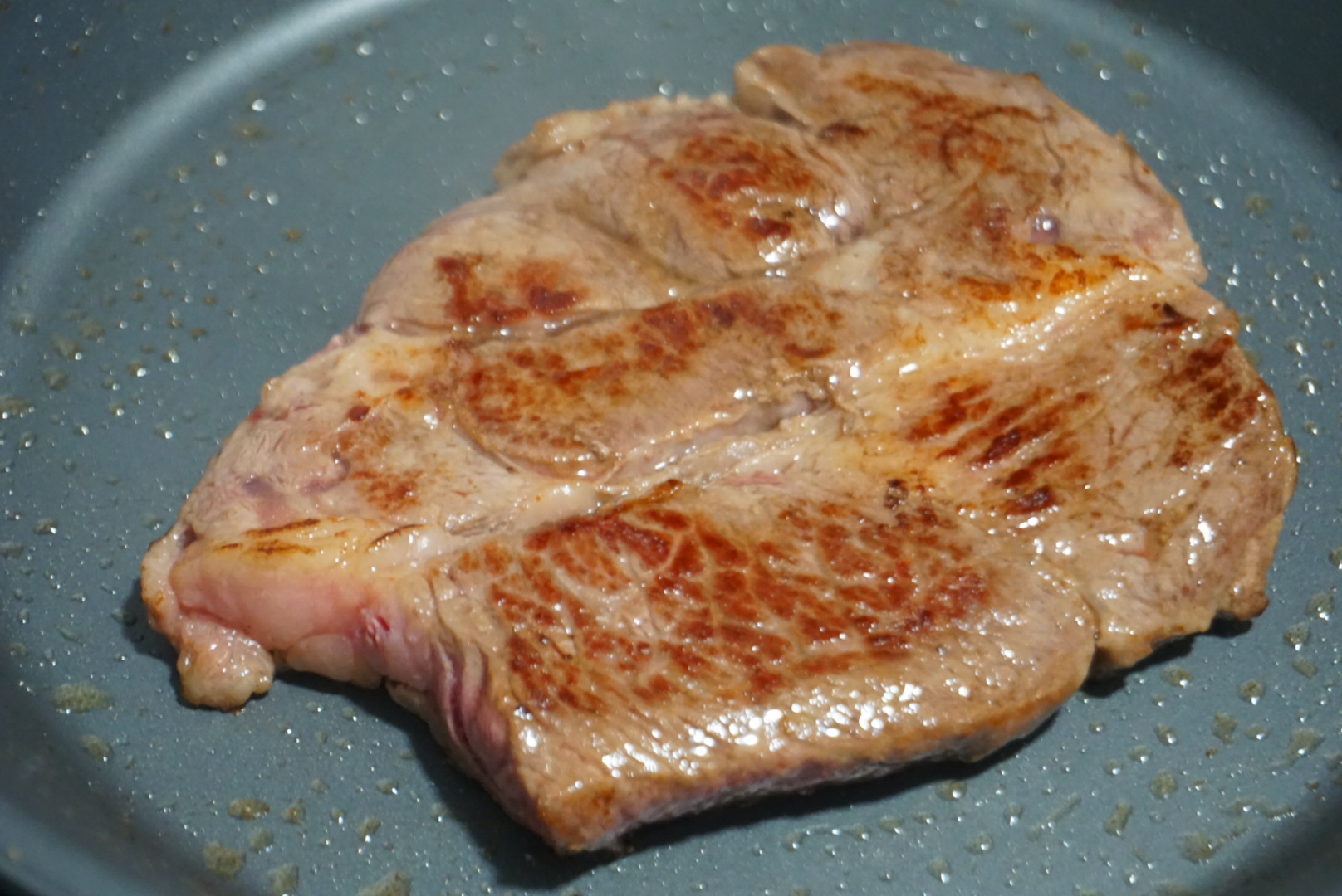 牛排煎出的肌红蛋白,煎牛排肌红蛋白从表面流出怎么办