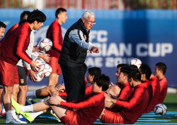 中伊足球之战,里皮执教国足与伊朗对攻