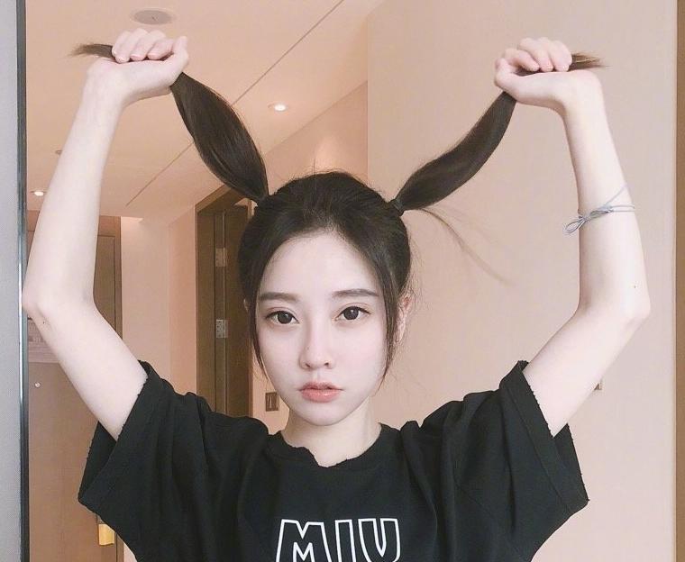 提莫穿灰色牛仔外套,提莫穿搭