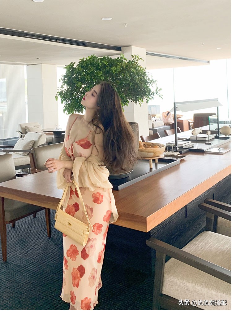 夏天防晒穿搭吊带,夏季搭配连衣裙的外套防晒衫