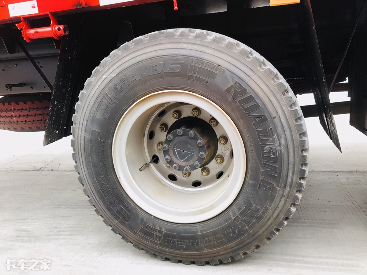 240马力玉柴配8挡法士特，徐工G5小三桥载货车只要22万