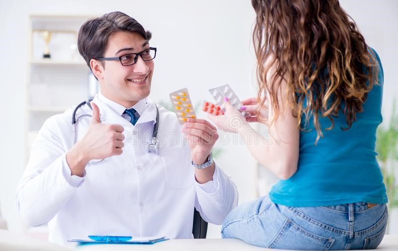 什么钙片补钙效果最好骨质疏松症,老人骨质疏松吃钙片无法补钙