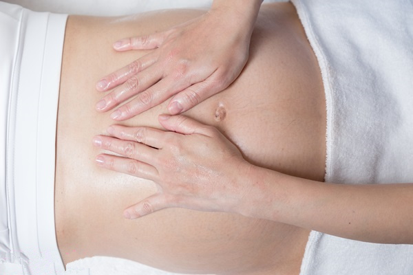 怀孕吐按摩穴位,孕妇恶心想吐按摩哪个穴位