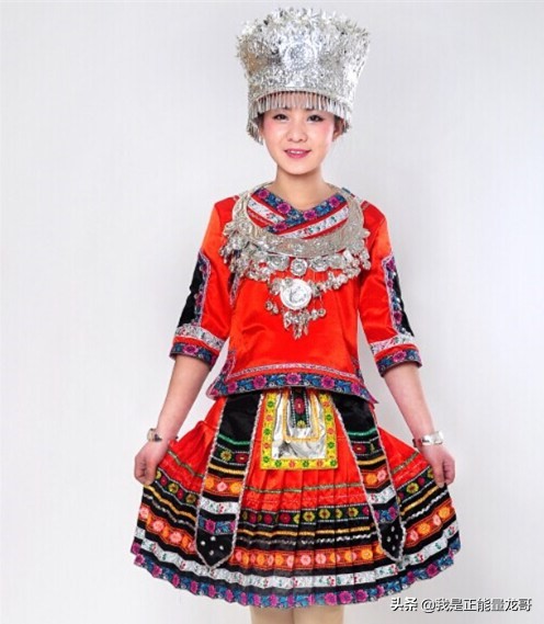 中国各民族服饰图集，你认识几个?