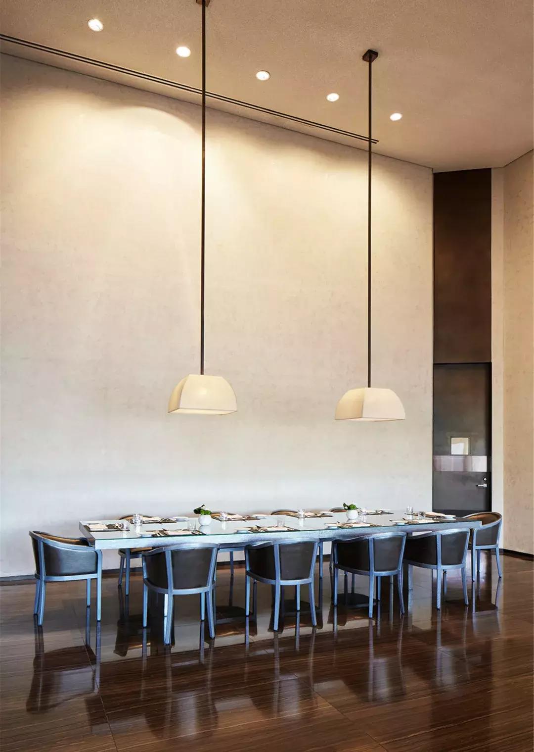 乔治阿玛尼设计师设计风格,被娱乐圈耽误的设计师