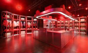 gucci古驰全新终曲时装系列发布会,古驰gucci系列产品