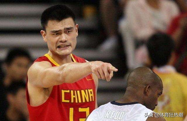 姚明谈第一次见到乔丹,乔丹第一次看到17岁的姚明打球